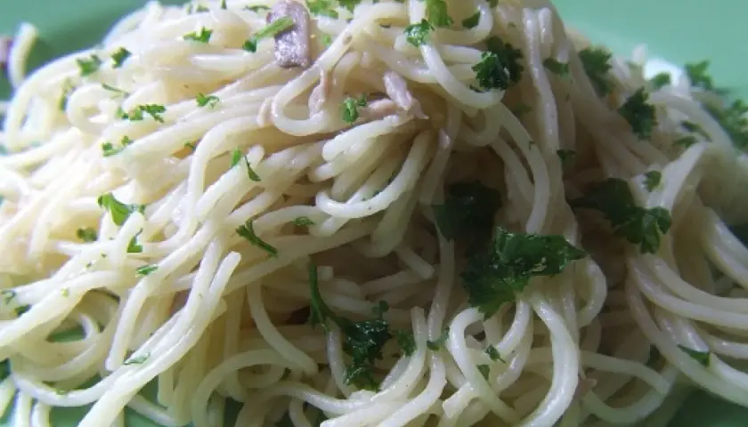 Spaghetti z anchois: Sekret włoskiego smaku w 15 minut!